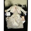 Cameo, Outfit