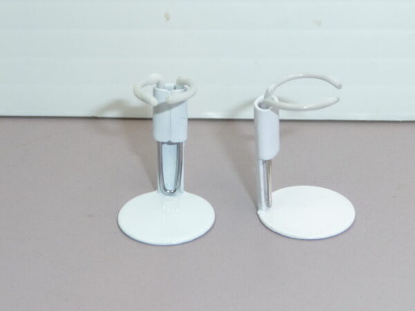 Miniature Doll Stands, 7/8″ Tall