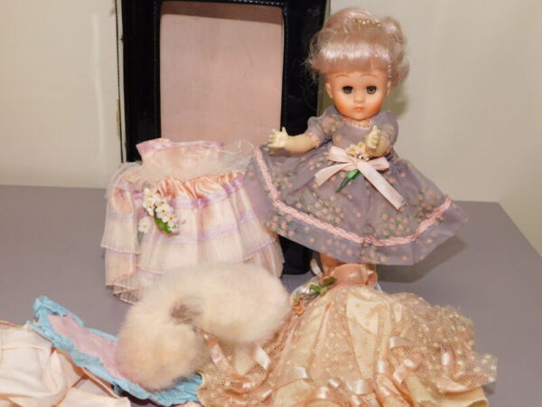 1950’s Elsa Schiaparelli 8” Virga Go-Go fashion doll w/Hide Away Trunk & Wardrobe - Image 15