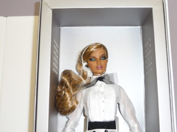 Integrity, Le Tuxedo Eugenia Perrin-Frost - Image 6