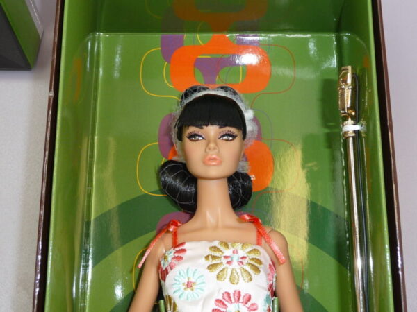 Integrity Bossa Nova Poppy Parker - Image 6