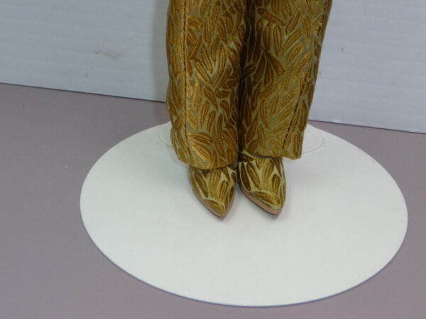Tonner Tyler Wentworth Wearing East Meets West Outfit - Image 8