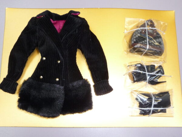 Mizi Platinum Journey Velvet Swan Ensemble