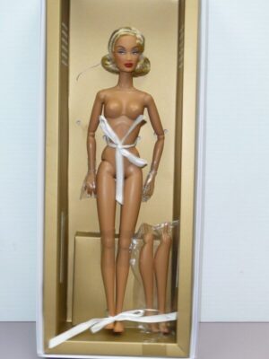 Integrity Seeing the Sights Maeve Rocha, Nude w/Stand & Extra Legs
