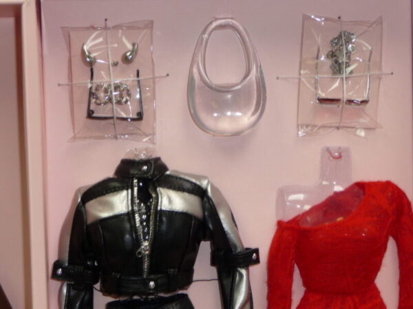 Integrity, Get Ready With Me Nadja Rhymes Gift Set - Image 5
