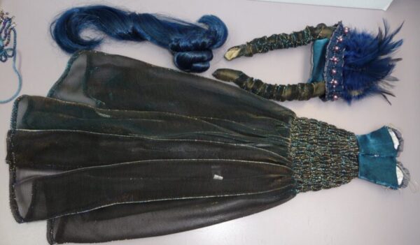 Tonner Evangeline Ghastly Blue Moon Ensemble - Image 4