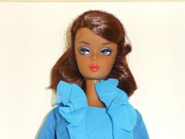 Silkstone Barbie, City Chic Suit - Image 4
