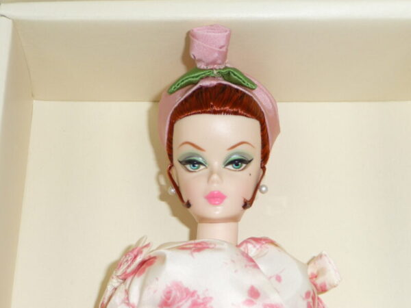 Silkstone Luncheon Ensemble Barbie - Image 5
