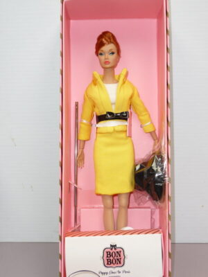Integrity, Tres Chic Boutique Poppy Parker