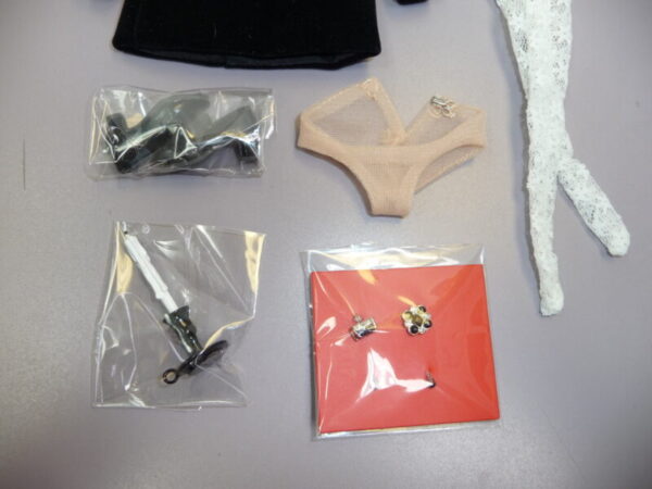 Integrity, Misty Hollow Poppy Outfit - Image 3