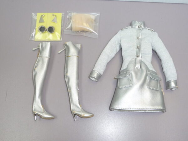 Integrity, Out of This World Poppy Outfit