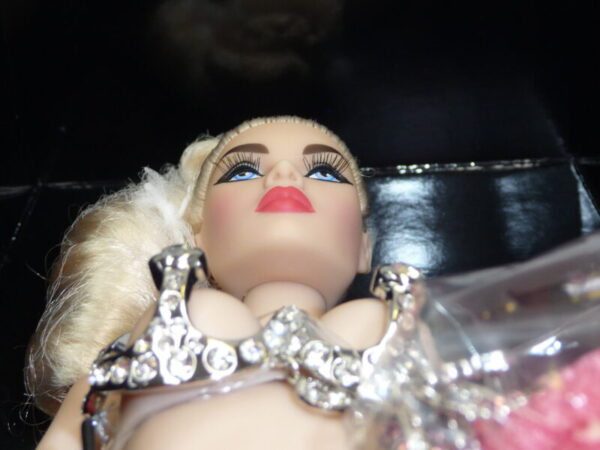 Integrity, Eye Candy Victoire Roux - Image 7