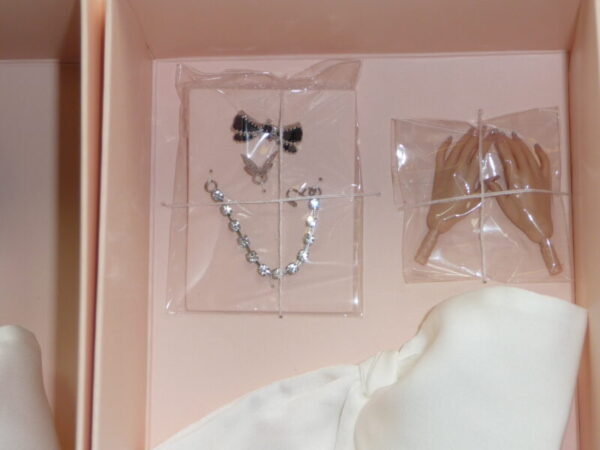 Integrity Night Out Erin w/Bow-tique Details Accessory Pack - Image 8