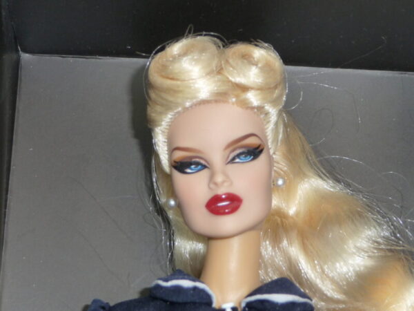 Integrity High Tide Vanessa Perrin Close-Up Doll - Image 7