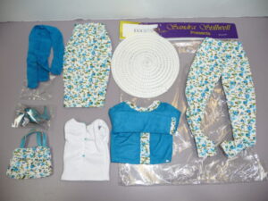 Sandra Stillwell Outfit, Gene Size