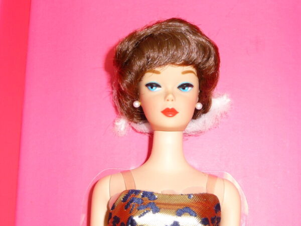 Silkstone Barbie, Brownette Bubble Cut, 1961 Reproduction - Image 5
