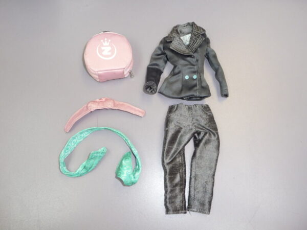 Integrity, Monsieur Z Global Babe Outfit