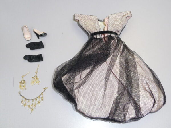 Integrity, Lap of Luxury Outfit, No Purse - Image 5
