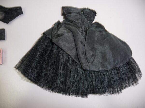 Dressmaker Details Couture Jolie en Noir Outfit - Image 4
