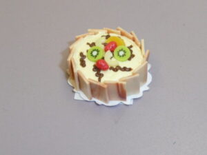 Decorative miniature fruit tart 