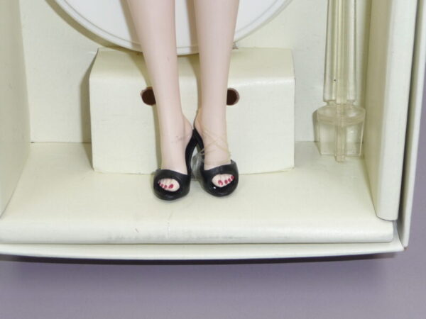 Silkstone Debut Barbie - Image 6