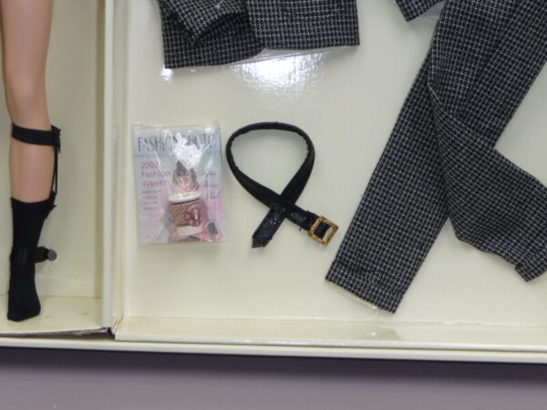 Silkstone Fashion Insider Ken Giftset - Image 6