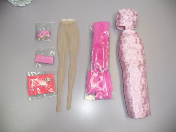 Integrity Glamour Pink Poppy Parker Outfit Only