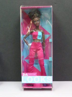 Barbie, Signature Looks in Magenta & Blue